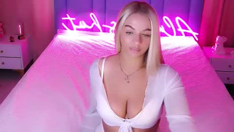 AlwaysHot online show from 10/31/25, 02:23