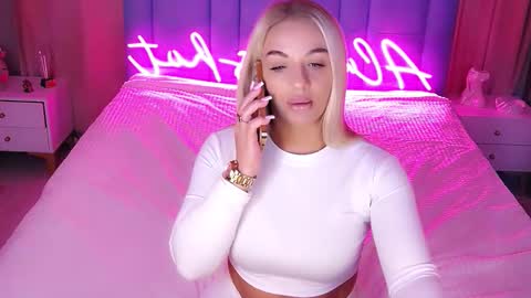 AlwaysHot online show from 11/21/25, 02:32