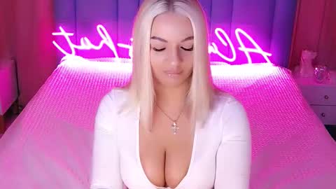 AlwaysHot online show from 12/01/25, 02:05