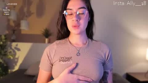 Snapshot of ally_addams chatting on 03/11/25, 03:48 Ally online show from 03/11/25, 03:48