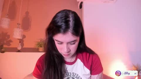 Snapshot of ally_addams chatting on 09/11/25, 10:32 Ally online show from 09/11/25, 10:32