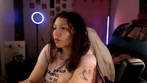 Snapshot of ally_donfort chatting on 04/24/26, 11:18 Ally online show from 04/24/26, 11:18