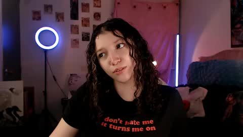 Snapshot of ally_donfort chatting on 04/27/26, 11:14 Ally online show from 04/27/26, 11:14