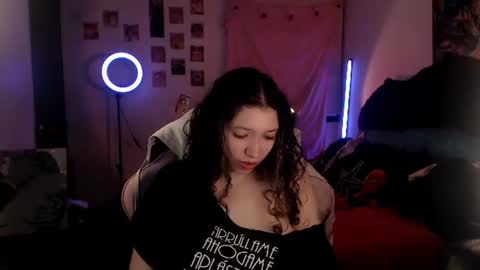 Snapshot of ally_donfort chatting on 07/11/26, 12:35 Ally online show from 07/11/26, 12:35