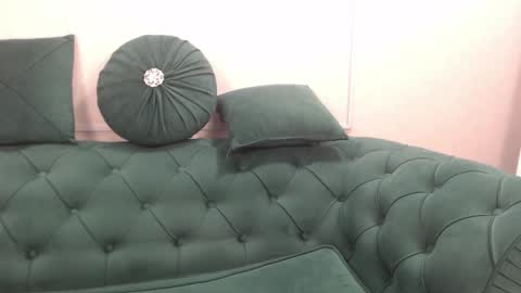 Snapshot of allyiah chatting on 04/19/26, 06:32 online show from 04/19/26, 06:32