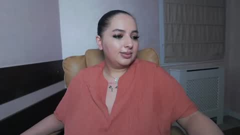 Snapshot of allyiah chatting on 06/24/26, 07:02 online show from 06/24/26, 07:02