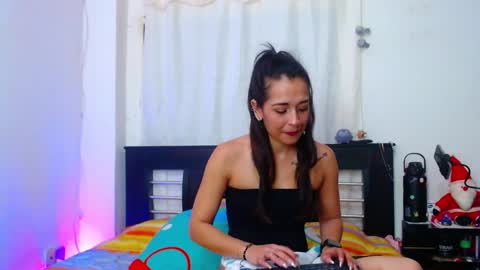 Snapshot of allyson_collins_ chatting on 12/27/24, 11:10 Allyson collins online show from 12/27/24, 11:10