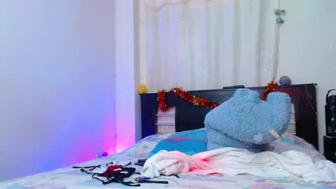 Snapshot of allyson_collins_ chatting on 01/14/25, 10:23 Allyson collins online show from 01/14/25, 10:23