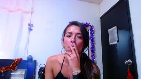 Snapshot of allyson_collins_ chatting on 01/18/25, 08:19 Allyson collins online show from 01/18/25, 08:19