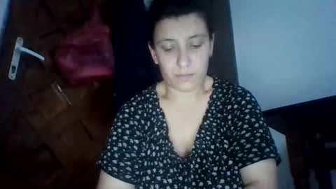 Snapshot of alma_amy chatting on 12/19/25, 09:33 Alma online show from 12/19/25, 09:33