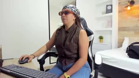 ALMA FENIX  online show from 10/08/25, 12:25