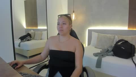 ALMA FENIX  online show from 02/09/26, 12:31