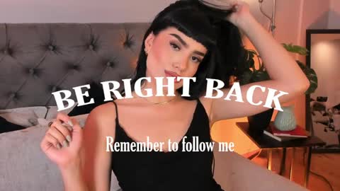 Mia online show from 04/21/26, 12:33