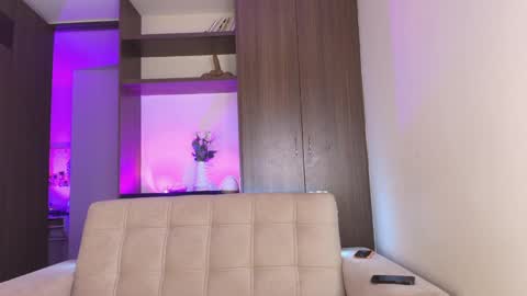 Snapshot of almacastillo2 chatting on 06/06/26, 02:38 Alma Castillo online show from 06/06/26, 02:38