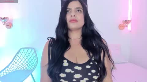 Snapshot of almamarvik chatting on 11/12/25, 03:45 alma marvik online show from 11/12/25, 03:45