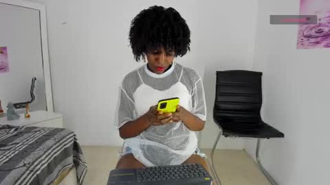 Snapshot of almasaennz chatting on 01/23/25, 08:45   online show from 01/23/25, 08:45