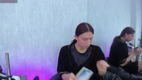 Snapshot of almazz_ chatting on 10/11/25, 08:07 Santy online show from 10/11/25, 08:07