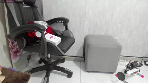 Snapshot of almazz_ chatting on 10/13/25, 07:36 Santy online show from 10/13/25, 07:36