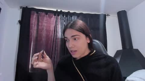 Snapshot of almazz_ chatting on 11/29/25, 12:30 Santy online show from 11/29/25, 12:30