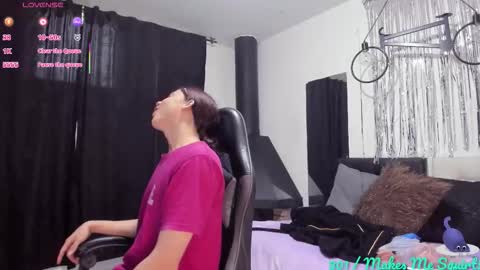 Snapshot of almazz_ chatting on 12/02/25, 07:20 Santy online show from 12/02/25, 07:20