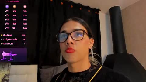 Snapshot of almazz_ chatting on 06/21/26, 12:02 Santy online show from 06/21/26, 12:02