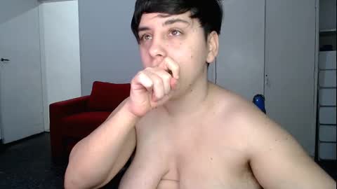 Snapshot of almondonwheels chatting on 01/08/25, 11:30 Almond online show from 01/08/25, 11:30