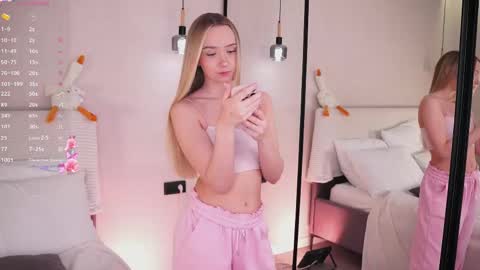 Lia online show from 05/10/26, 03:01