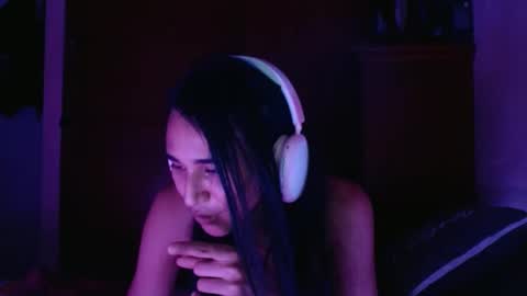 Snapshot of alogenotwink chatting on 12/18/24, 11:08 STEPHAN online show from 12/18/24, 11:08