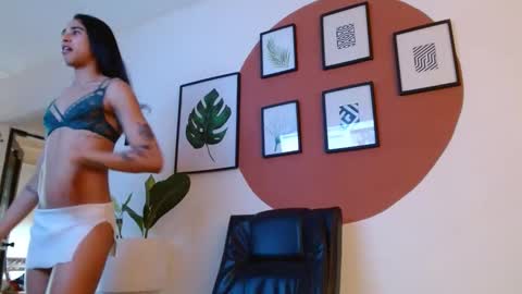 Snapshot of alogenotwink chatting on 02/11/25, 06:01 STEPHAN online show from 02/11/25, 06:01