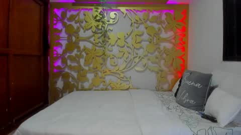 Snapshot of alogenotwink chatting on 10/28/25, 10:41 STEPHAN online show from 10/28/25, 10:41