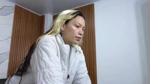 alonddra_tay online show from 04/27/26, 11:30