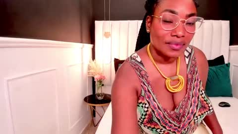 Snapshot of alondra_adams_ chatting on 05/28/26, 11:40 Alondra online show from 05/28/26, 11:40