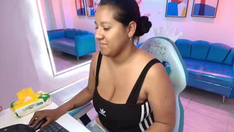 Alondra  online show from 11/16/25, 03:34