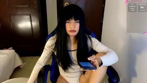 Snapshot of alondraferrer chatting on 06/21/26, 11:51 alondraferrer online show from 06/21/26, 11:51