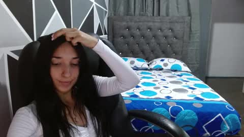 alondra online show from 04/21/26, 06:55