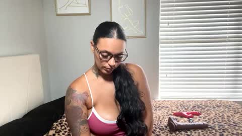 alongcamelexy online show from 10/10/25, 07:13