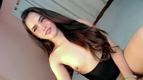 Snapshot of alove_too_last chatting on 01/29/25, 03:26 LEXY online show from 01/29/25, 03:26