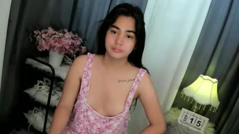 Snapshot of alovelydollnica chatting on 09/15/25, 12:43 alovelydollnica online show from 09/15/25, 12:43