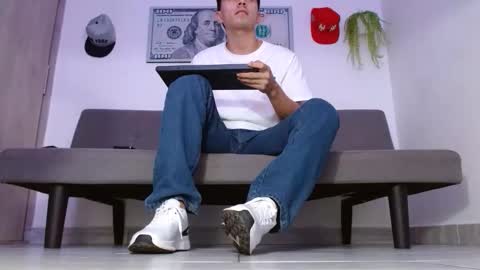 Snapshot of alpha_alejo chatting on 04/03/26, 07:45 alejo online show from 04/03/26, 07:45