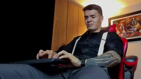 alpha_dominus_ online show from 12/21/25, 04:52