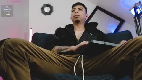 alpha_latino_ online show from 05/18/26, 07:25