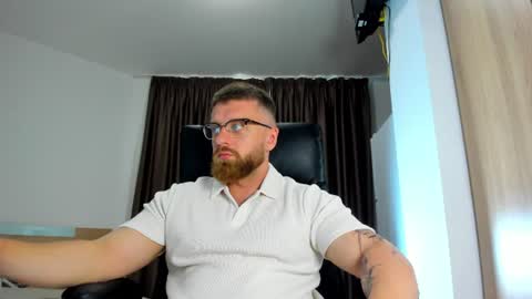 Alphaalexxx Lets reach Me 100 thumbs up online show from 06/11/26, 10:24