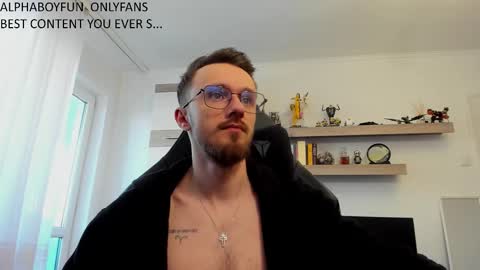 Snapshot of alphaboyfun chatting on 01/12/26, 07:57 Andi online show from 01/12/26, 07:57