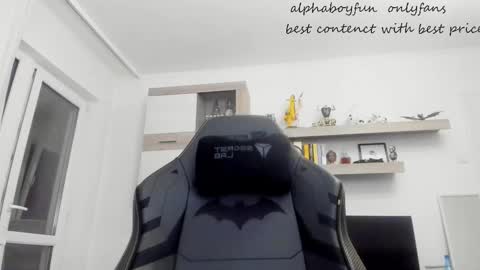 Snapshot of alphaboyfun chatting on 03/10/26, 06:13 Andi online show from 03/10/26, 06:13