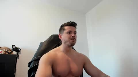 Snapshot of alphagodleatherking92 chatting on 05/29/26, 01:31 LeatherMaster online show from 05/29/26, 01:31