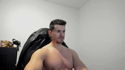 Snapshot of alphagodleatherking92 chatting on 05/31/26, 06:09 LeatherMaster online show from 05/31/26, 06:09
