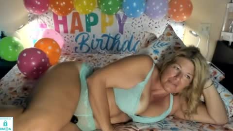 Snapshot of alphakittyxxx chatting on 05/29/26, 11:47 Shelby or if you want to make me purr just call me Kitten online show from 05/29/26, 11:47