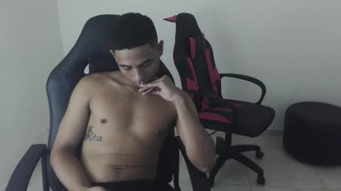 alphas_latins online show from 05/04/26, 02:29
