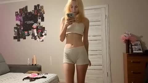 May online show from 11/08/25, 05:01