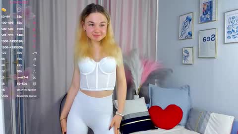 Snapshot of althenabrach chatting on 10/12/25, 09:30 Betty online show from 10/12/25, 09:30